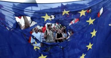 Stire din Actualitate : Grecia cere oficial un nou ajutor din partea FMI