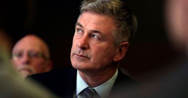 Stire din Monden : A RECIDIVAT! Alec Baldwin, arestat la New York