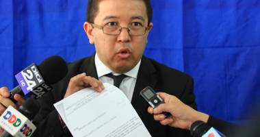 Stire din Cultură-Educație : Iusuf Muurat, reales lider spiritual al musulmanilor. Nurla Ozghin amenință cu judecata!