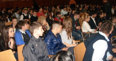 Bătaie de joc la alegerile elevilor constănțeni - 4