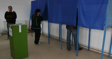 Stire din Politică-Administrație : Sesizarea privind alegerile locale, discutată de CCR pe 4 mai