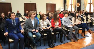 Până și liderii elevilor constănțeni se luptă pentru putere - 2