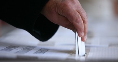 Stire din Politică-Administrație : USL va solicita constituirea unei comisii parlamentare care să analizeze modul în care se fac anchetele pe referendum