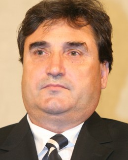 Stire din Politică-Administrație : "Probabil că Tudor Nădrag are impresia că este încă în PDL"
