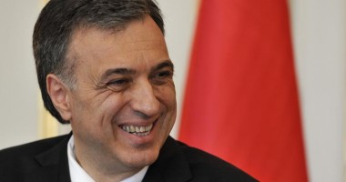 Stire din Actualitate : ALEGERI ÎN MUNTENEGRU: Filip Vujanovici, reales în funcția de președinte
