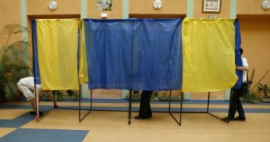 Stire din Politică-Administrație : Alegeri cruciale pentru supraviețuirea Ucrainei