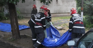 Stire din Eveniment : Alertă de inundații în Constanța. Pompierii, pregătiți să intervină