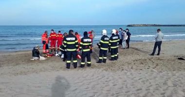Stire din Eveniment : UPDATE. Alertă pe plajă. O persoană, în pericol de înec, pe plaja din 2 Mai