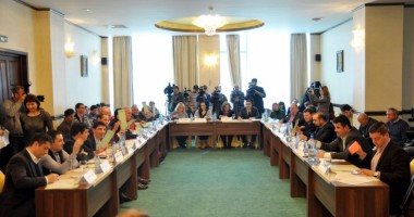 Stire din Politică-Administrație : Aleșii locali din Constanța se reunesc, mâine, pentru a-și da acordul cu privire la acțiunile Portului