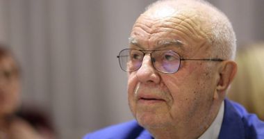 Stire din Monden : Alexandru Arșinel a REFUZAT internarea: Care este starea de sănătate a marelui actor