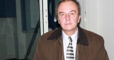 Stire din Cultură-Educație : Examen de admitere la liceu și facultate. Cine pică merge la școala profesională