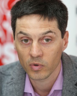 Stire din Politică-Administrație : Cum e să fii ruda unui senator de Constanța