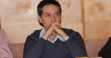 Stire din Politică-Administrație : Fostul senator Alexandru Mazăre, condamnat la 3 ani de închisoare cu executare. Decizia este definitivă