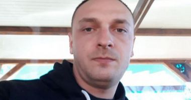 Stire din Eveniment : Șoferul care a aruncat un bărbat din mașină, cercetat în libertate. Ce pedeapsă riscă