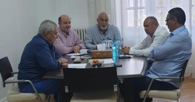 Stire din Politică-Administrație : Nu se mai duelează, se aliază! Tăriceanu a bătut palma cu Ponta