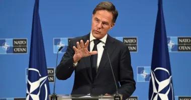 Stire din Actualitate : Aliații NATO discută despre cel mai bun mod de a redeschide strâmtoarea Ormuz
