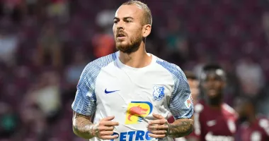 Denis Alibec s-a rupt. Atacantul va lipsi o perioadă considerabilă