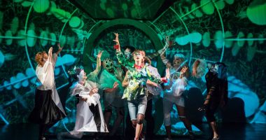 Spectacolul „Alice în ţara oglinzilor”, pe scena Teatrului pentru Copii - 2
