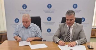 Stire din Politică-Administrație : Primarul comunei Aliman a semnat contractul pentru asfaltare cu finanțare prin PNI „Anghel Saligny”
