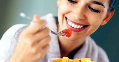 Stire din Sănătate : Ce alimente le sunt interzise bolnavilor de ulcer