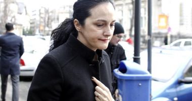 Stire din Eveniment : Instanța Supremă poate pronunța azi sentința definitivă pentru Alina Bica