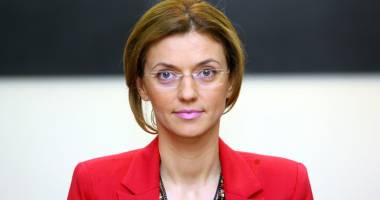 Stire din Politică-Administrație : "Parlamentarii liberali intră  de luni în grevă japoneză"