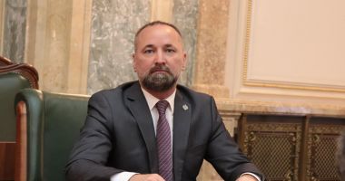 Stire din Social : Alocaţia de stat pentru copii se stabileşte începând cu data naşterii copilului - proiect adoptat tacit de Senat