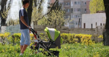 Stire din Social : ANOMALII DIN SISTEM. Cum dă statul ALOCAȚII COPIILOR MORȚI sau celor deja majori