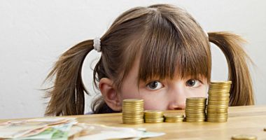 Stire din Social : Se măresc alocaţiile pentru copii