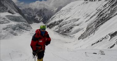 Stire din Sport : Alpinistul român Teofil Vlad a urcat cele mai înalte vârfuri de pe cele șapte continente