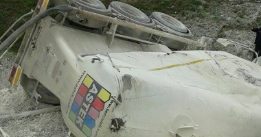 IMAGINI ȘOCANTE! ACCIDENT RUTIER MORTAL, LA CONSTANȚA! ȘOFERUL UNUI AUTOTREN RĂSTURNAT, DECEDAT - 7