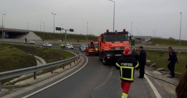 IMAGINI ȘOCANTE! ACCIDENT RUTIER MORTAL, LA CONSTANȚA! ȘOFERUL UNUI AUTOTREN RĂSTURNAT, DECEDAT - 10