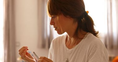 Stire din Sănătate : Cauze care duc la apariţia melanomului unghial