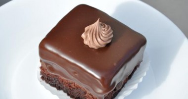 Stire din Sănătate : Tu știi câte calorii conțin dulciurile tale preferate?