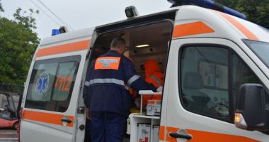 Un minor și-a pierdut viața după ce a lovit cu mopedul un câine