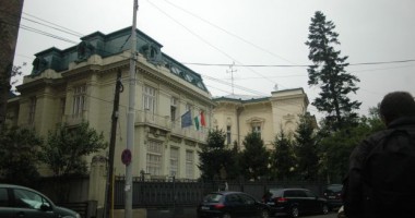 Stire din Eveniment : Amenințare cu bombă la ambasada Ungariei din București