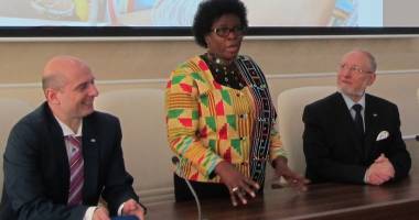 Stire din Cultură-Educație : Universitatea "Andrei Șaguna", VIZITĂ IMPORTANTĂ