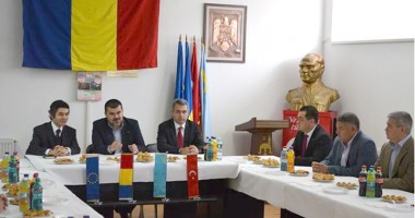 Stire din Politică-Administrație : Ambasadorul Turciei la București, Koray Ertaș, în vizită la UDTTMR