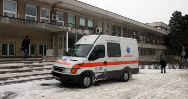 Stire din Sănătate : Ambulanța, depășită de numărul de solicitări