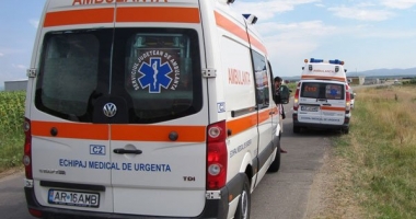 Doi frați, de 7 și 9 ani, găsiți în comă alcoolică pe câmp