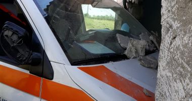Accident cu ambulanță, în județul Constanța. Autosanitara a fost avariată - 3
