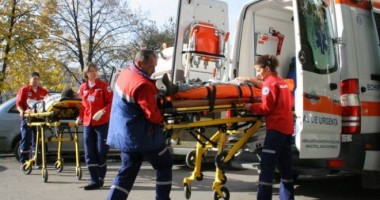 Stire din Eveniment : Beat și fără permis s-a răsturnat într-un șanț