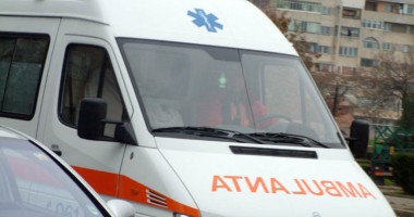 Stire din Eveniment : Ambulanță implicată  într-un grav accident rutier