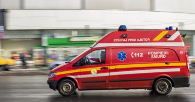 Stire din Eveniment : TRAGEDIE RUTIERĂ LA CONSTANŢA! Coliziune fatală între o maşină şi un moped. Un bărbat a murit!