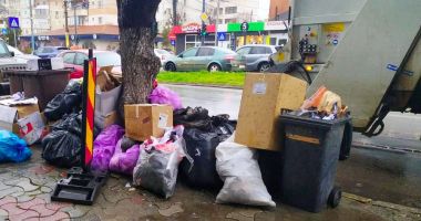 Amendă de 20.000 lei pentru că a aruncat gunoaiele pe bulevard