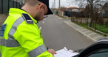 Stire din Eveniment : Val de controale în trafic la malul mării. Zeci de șoferi prinși pe picior greșit