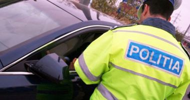 Stire din Eveniment : O tânără de 18 ani, surprinsă la volan pe strada Ferdinand, din Constanța, fără permis de conducere