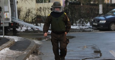 AMENINȚAREA CU BOMBĂ este falsă! - 2