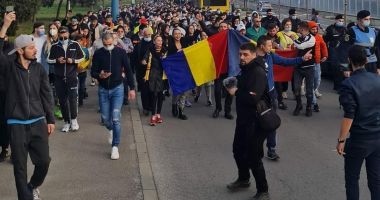 AUR a scos oamenii în stradă și la Constanța. „Vrem ca autoritățile să anuleze restricțiile!” - 2