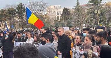 AUR a scos oamenii în stradă și la Constanța. „Vrem ca autoritățile să anuleze restricțiile!” - 3